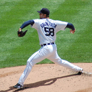 768px-Armando_Galarraga_pitching_2010_cropped